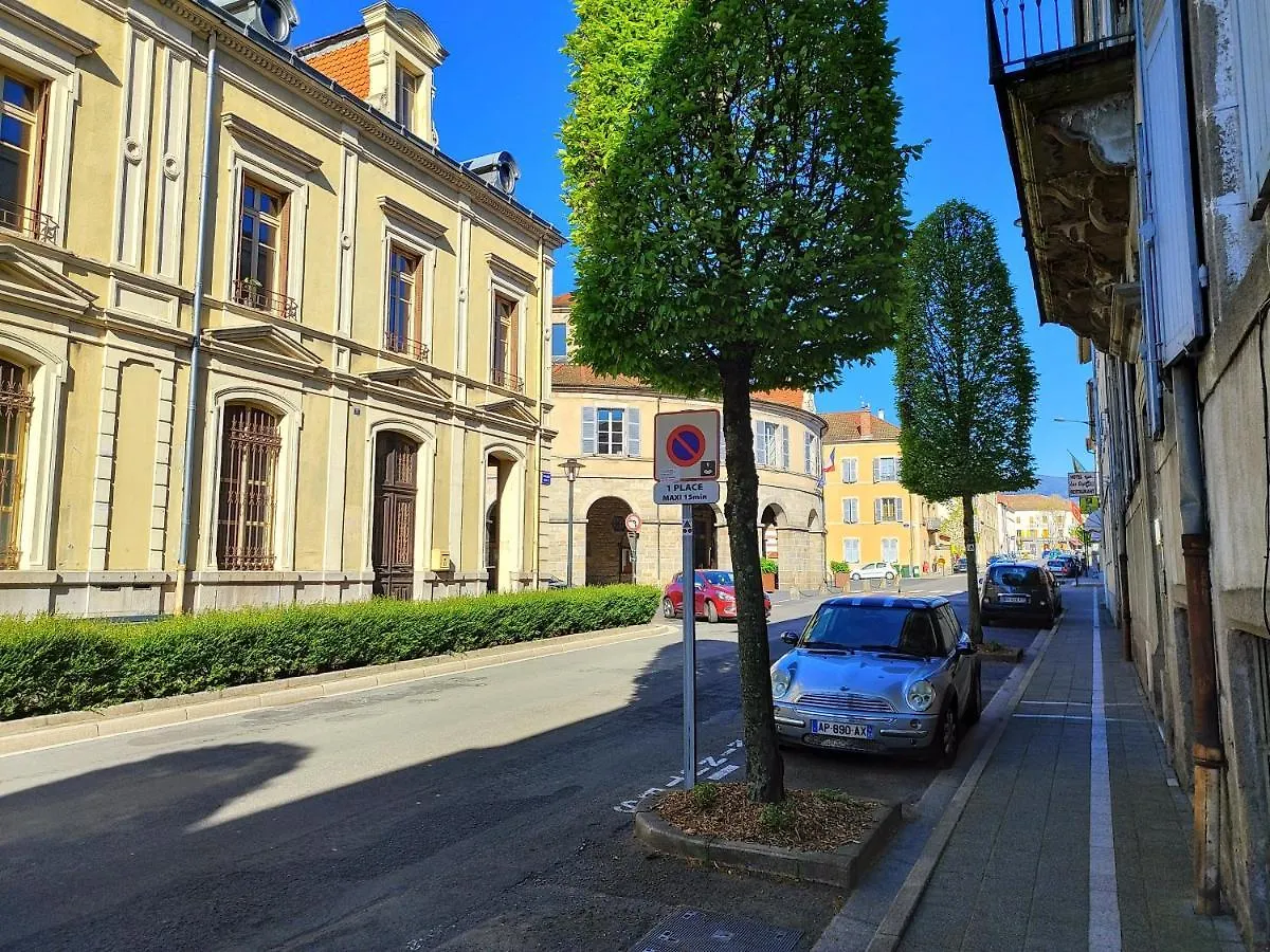 Holiday home Chaleureuse Maison De Ville A Cote De La Mairie Ronde Ambert