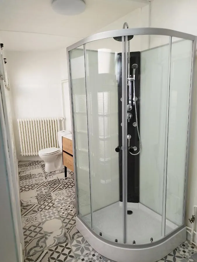 Chaleureuse Maison De Ville A Cote De La Mairie Ronde Амбер Франция