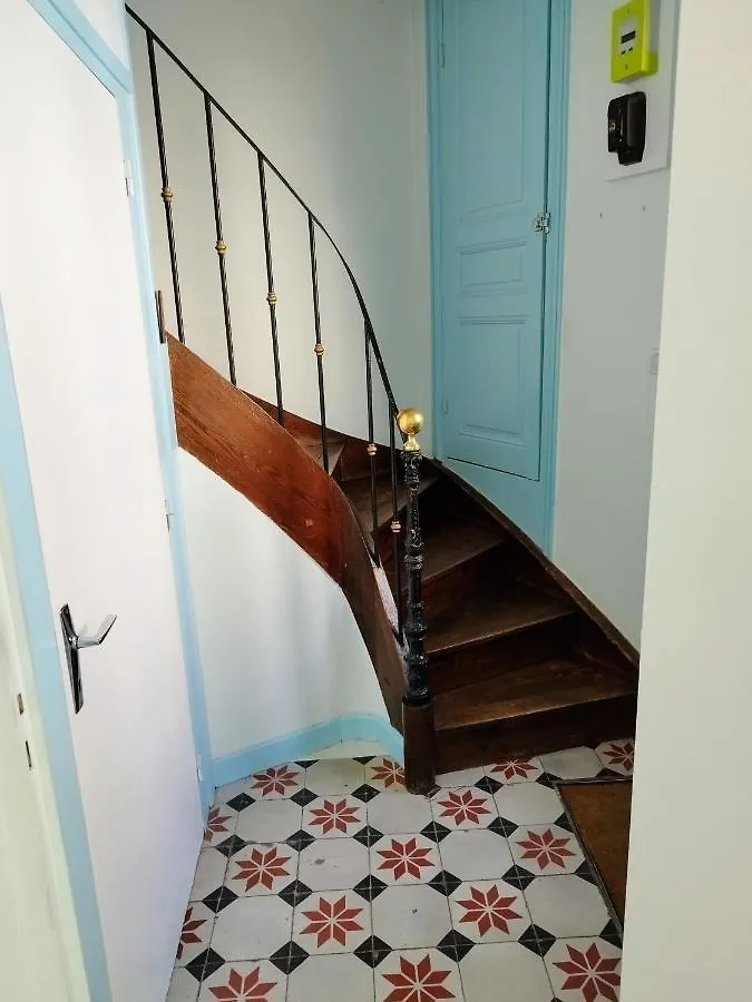 Дом отдыха Chaleureuse Maison De Ville A Cote De La Mairie Ronde Амбер